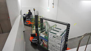 Steering trailers help the load Train Factory Train to manoeuvre, even on the tight, s-shaped curves.