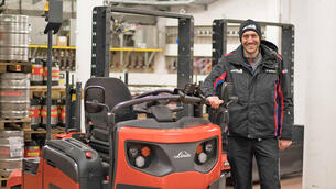 Manuel Köll, Deputy Operations Manager of the Sölden Mountain Railway, says that the load train Factory Train is the optimal solution for serving visitors to the mountain, and that he cannot imagine life without it.