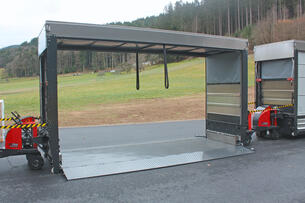 Plattform-Warenträger für flexibles beidseitiges Be-/Enladen