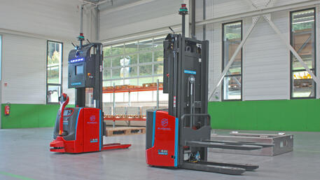 Indoor-FTS: Automatisierte Hochhubwagen Factory Lift FL400 & FL600
