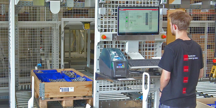 Vollautomatisierts Hochregal-Lager