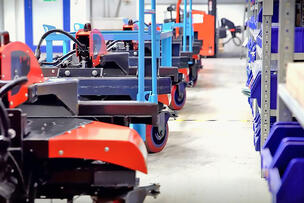 Load train Factory Train: Diagonal drive through automatic steering of all steering axles in the same direction