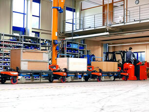 Load train - Linde Factory Train Compact